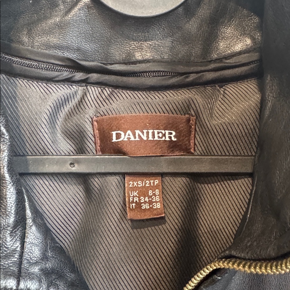 Danier Black Leather Long Jacket - Picture 7 of 16